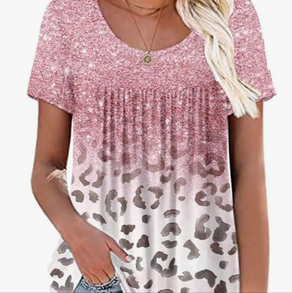 Chic Pink Leopard Print Short Sleeve Top